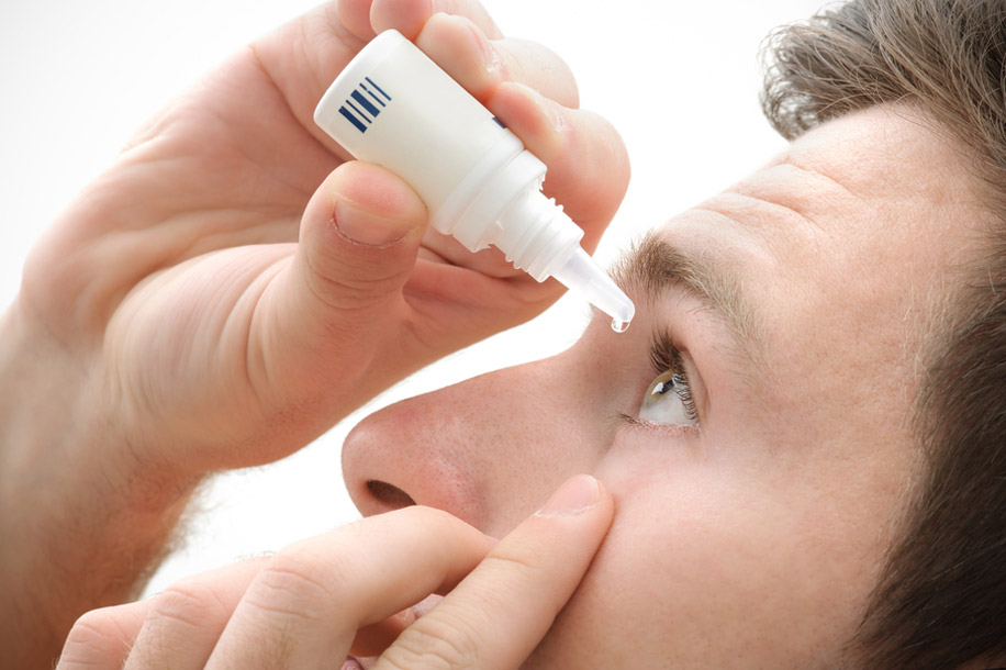 Промывание глаз при конъюнктивите: можно ли использовать физраствор?  «Ochkov.net»